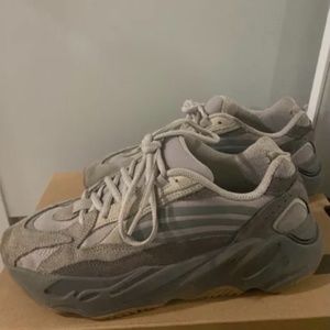 Yeezy Addidas Runner